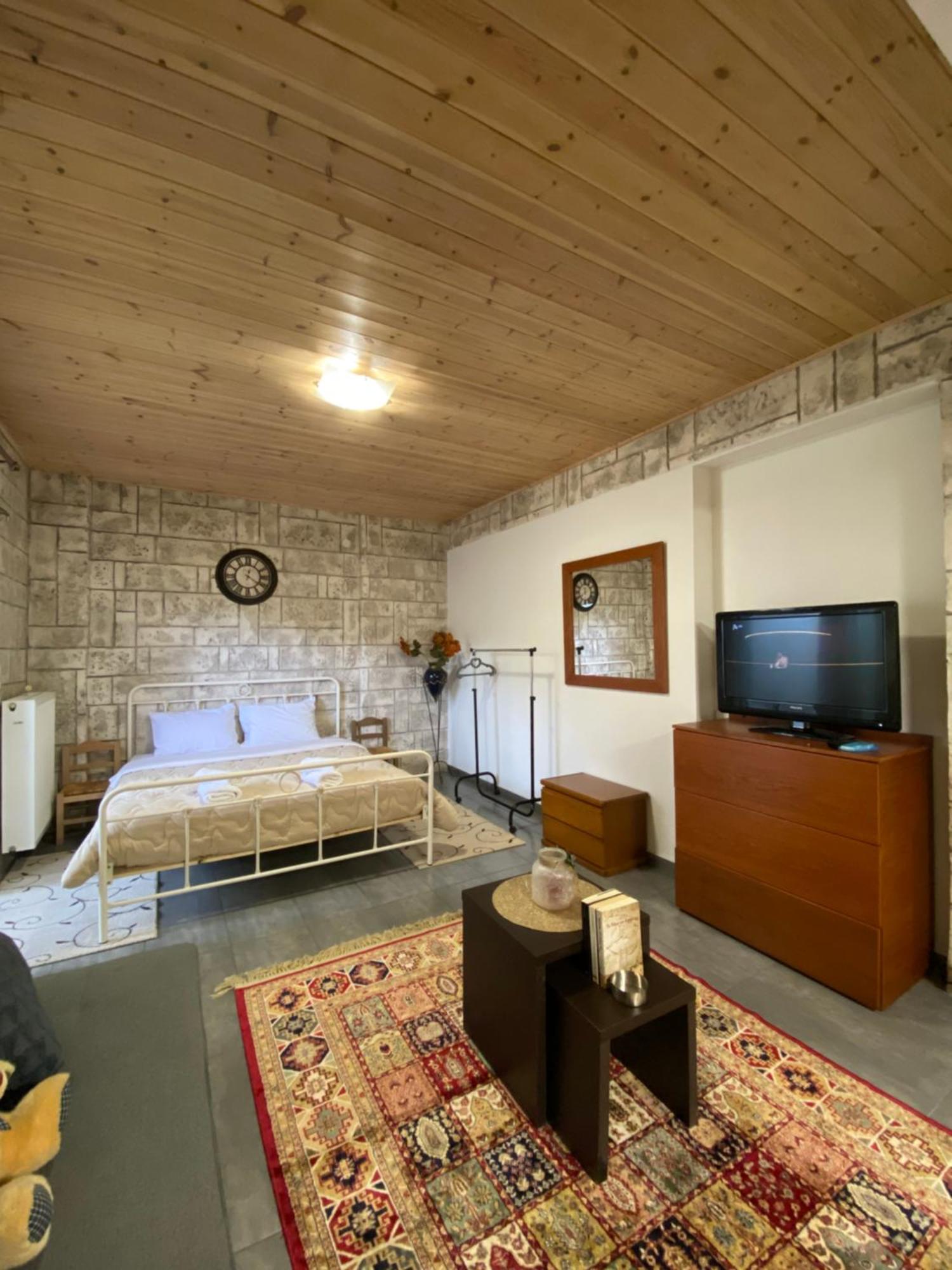 D&M Studio Ριο Πατρα Patras Esterno foto